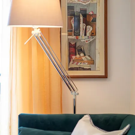 Stylish Flat With Balcony - 15 Min To Duomo * Milan