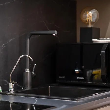 Stylish Flat With Balcony - 15 Min To Duomo * Милан