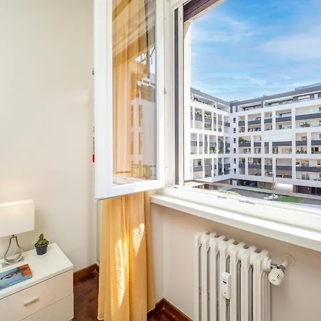 Stylish Flat With Balcony - 15 Min To Duomo Apartment *