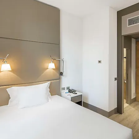 Hotel Nh Touring 4*