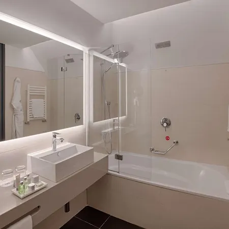 Nh Touring Hotel Milano