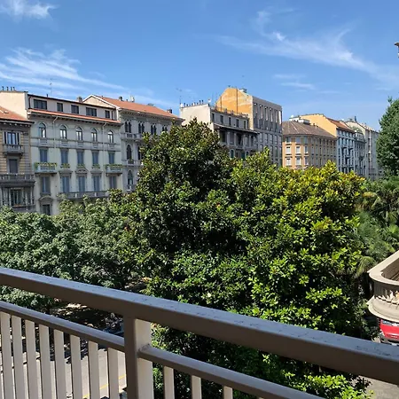 Pindemonte 2_trilo Appartement Milan