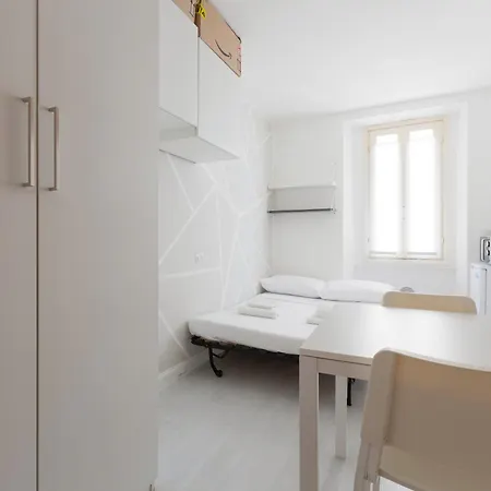 Guesthost - Cosy -m3 Yellow Line Affori Fn Μιλάνο