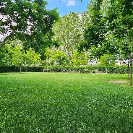 Bicocca, Free Parking, Private Garage, Metro M5 200m, Garden, Kids & Pet Friendly Milano