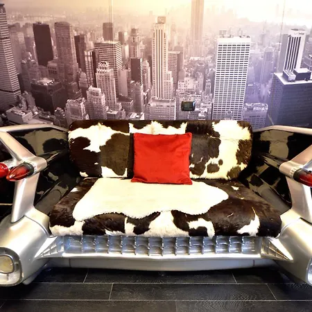 Apartment Stupendo Di Design A Tema America- Potente Wi-fi Ottimo Il Collegamento Con Aeroporto Di Malpensa E Rho Fiera, Vicino Metro Milan