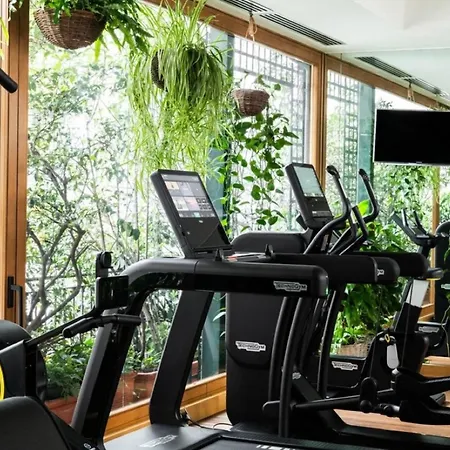 Grand Et De - The Leading Of The World