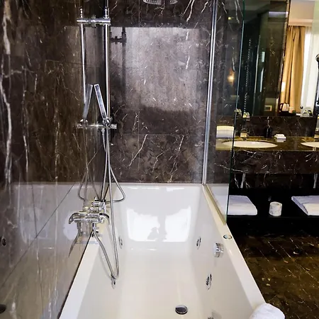 The Unique Hotel 4*