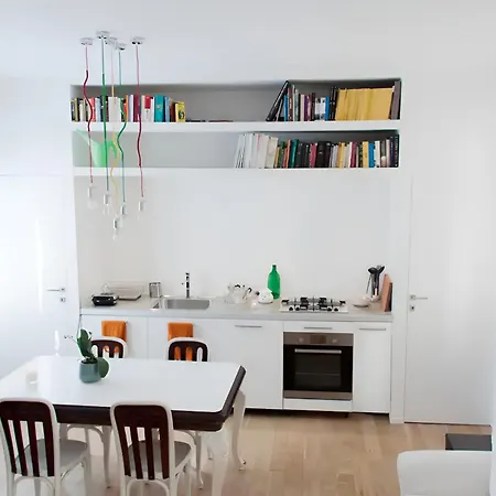 Yr - Station Apartment Mailand