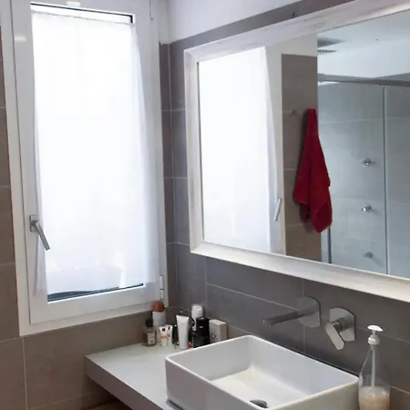 Yr Station - 5 Min Walk To Metro & Trains *