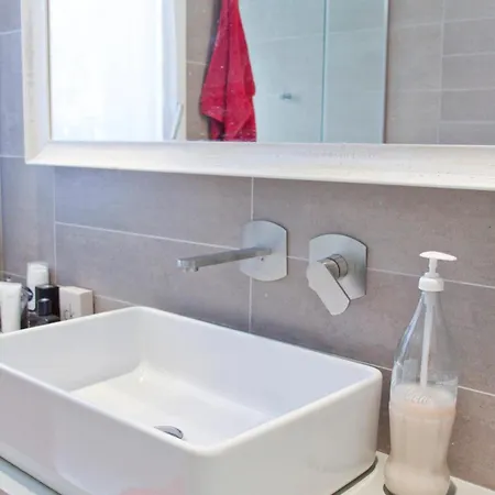Yr Station - 5 Min Walk To Metro & Trains Appartement *