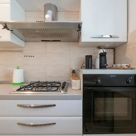 Xenia - Renovated Two-room In Fiera Area *