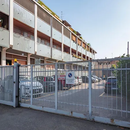 Apartment Xenia - Renovated Two-room In Fiera Area Milan