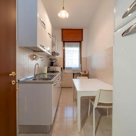 Xenia - Renovated Two-room In Fiera Area Milan