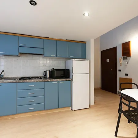 Youhosty - Confalonieri 21 Apartment *