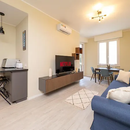 Apartmán Modern 2br With Private Balcony, Steps To Metro