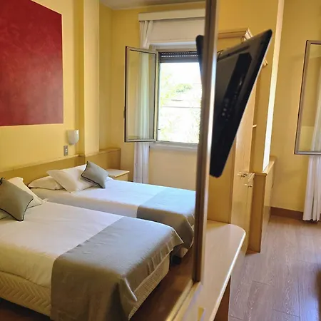 Mokinba Sant'ambroeus 3* Milán