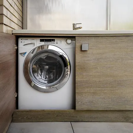 Glamorous Terrace Excl 3bdr A 300mt Da