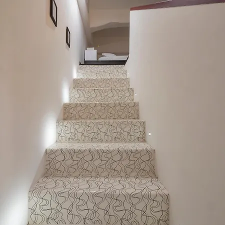 Youhosty - Porta Romana Sx *