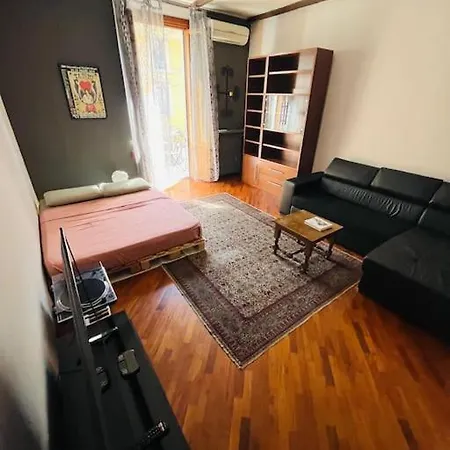 Lägenhet Sempione Comfort Con Balcone A