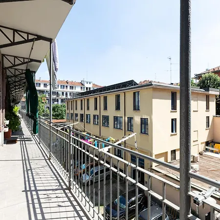 Guesthost - Turquoise Mini Flat Near Fs Apartment *