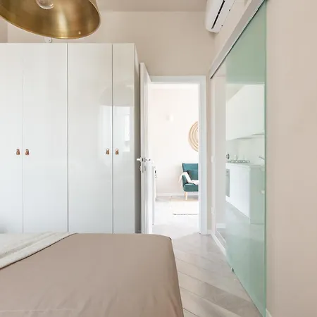 Stylish Studio, Skyline View, Modern Amenities * ميلان