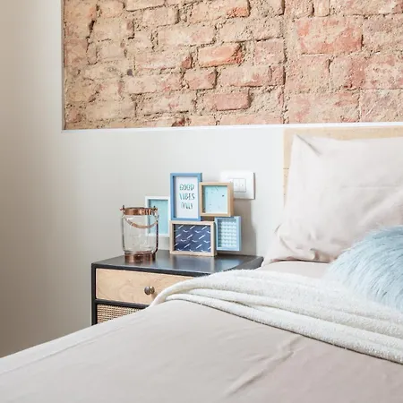 Stylish Studio, Skyline View, Modern Amenities