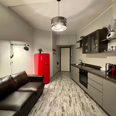 Apartment In Garibaldi Station And Self Check In 4 People *