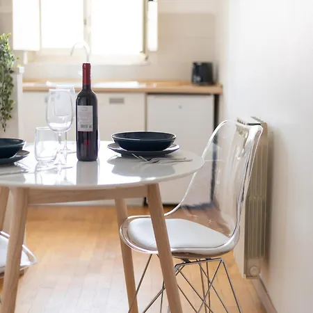 The Rent - Beautiful With Balcony In Porta Romana Apartmán