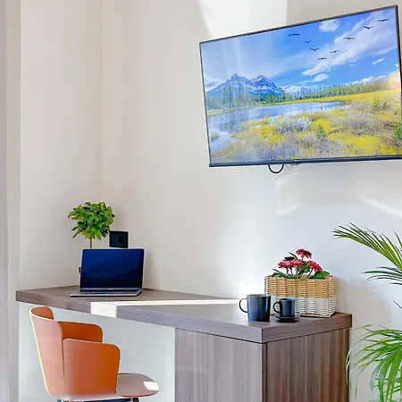 Porta Venezia - Luxy - 6 بيت ضيافة