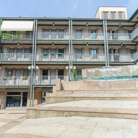 Brown Habitación en casa particular Milán