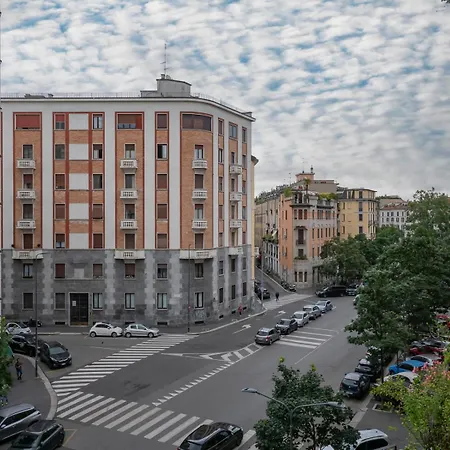 Xenia - Historic In Porta Romana Apartment Milan