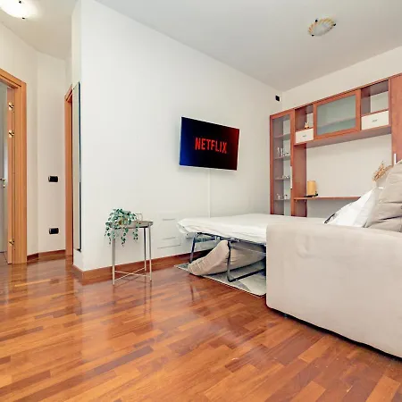 Arcimboldi Terrace - Parking Private Included, Free Wifi & Ac Apartamento