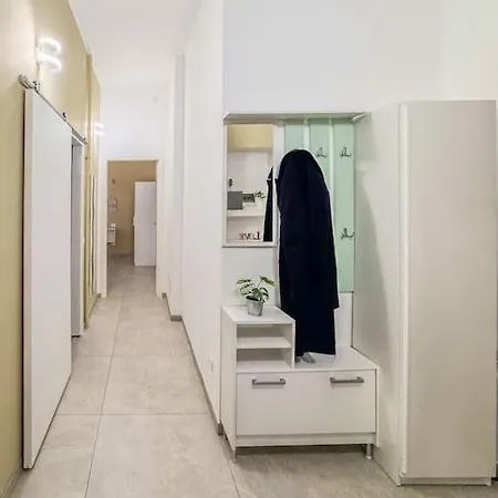 아파트 Spacious Hub, Metro At Doorstep M1 And M2 1 Min 밀라노