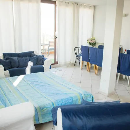 Deluxe Skyline Fantastic View Attic 6-7 Guests, One Bathroom, With Terrace And Pool Near To 2 Metro Lines And Well Connected To Airport And Train Stationand, Easy Parking Nearby *