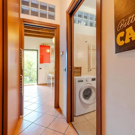 Guest Planet - Rosso - Navigli Area Mailand