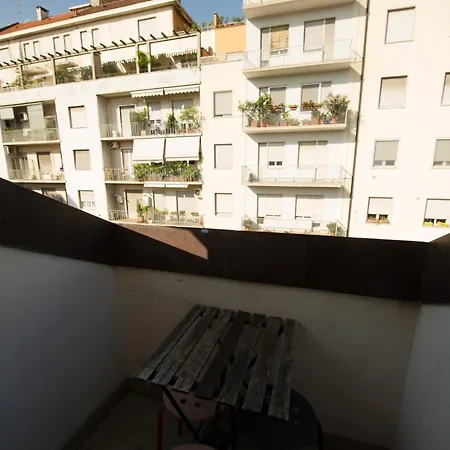 Amazing Attic Max 10 People With Parking & Wifi, Near To 3 Tram Lines And To The Metro - Well Connected To Airports And To The Train Station