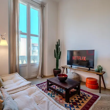 Apartment Luminoso Bilocale In Zona Navigli, Vicino Metro M2