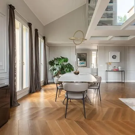 Apartamento Situado En Un Edificio De Principios Del Siglo Xx. ミラノ
