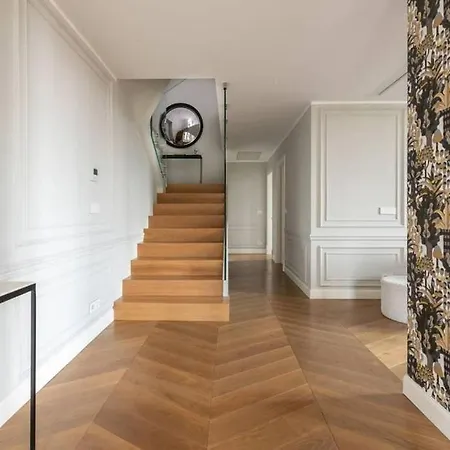 Apartamento Situado En Un Edificio De Principios Del Siglo Xx. アパート