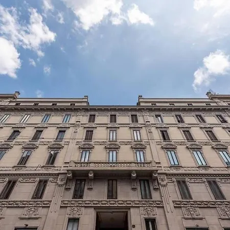 Apartamento Situado En Un Edificio De Principios Del Siglo Xx. アパート ミラノ