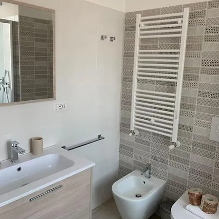 Trilocale Con Vista E Due Bagni Vicino Citylife Milan