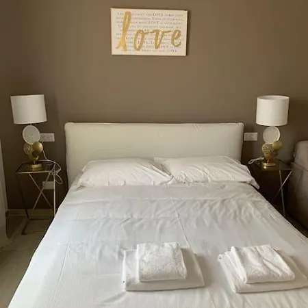 Trilocale Con Vista E Due Bagni Vicino Citylife Apartment Milan