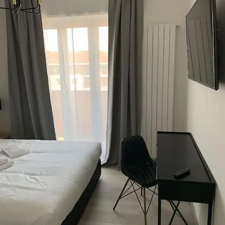 Trilocale Con Vista E Due Bagni Vicino Citylife Milan