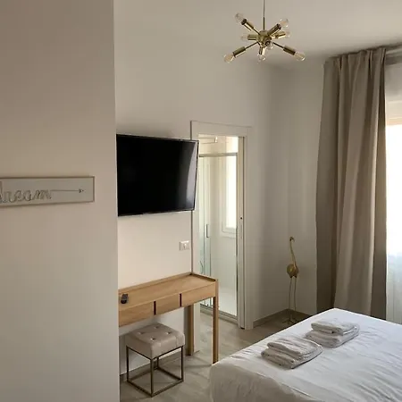 Trilocale Con Vista E Due Bagni Vicino Citylife Милан