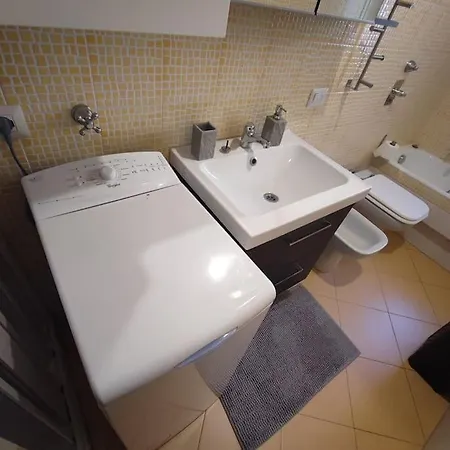 Esplora Comodamente E Poi Riposa Tranquillo Apartamento