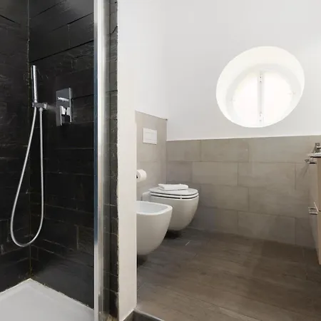 I Prime Location I Metro At Your Door, Duomo In 15 Min! Milaan