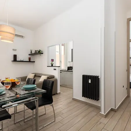 Appartement I Prime Location I Metro At Your Door, Duomo In 15 Min! Milaan