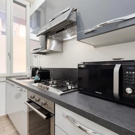 I Prime Location I Metro At Your Door, Duomo In 15 Min! * Milaan