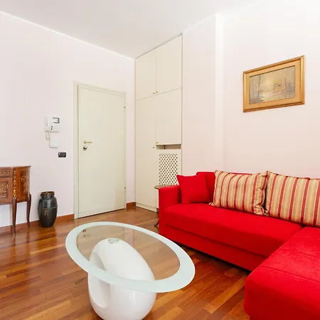 Guesthost - Porta Romana Cozy With Balcony *