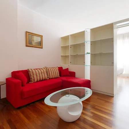 Guesthost - Porta Romana Cozy With Balcony *